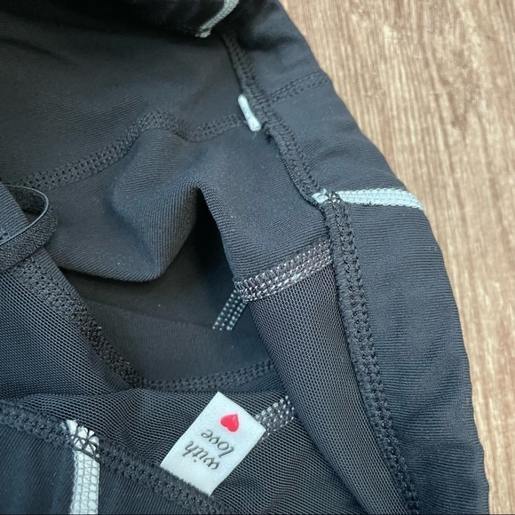 Lorna Jane Black Elastic Waistband Leggings with Silver Stripe Detail Size Small - Picture 3 of 4